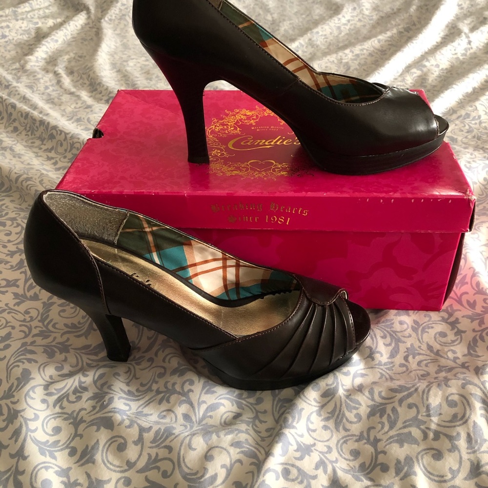 Candie’s Lifft Brown size 8 1/2 platforms